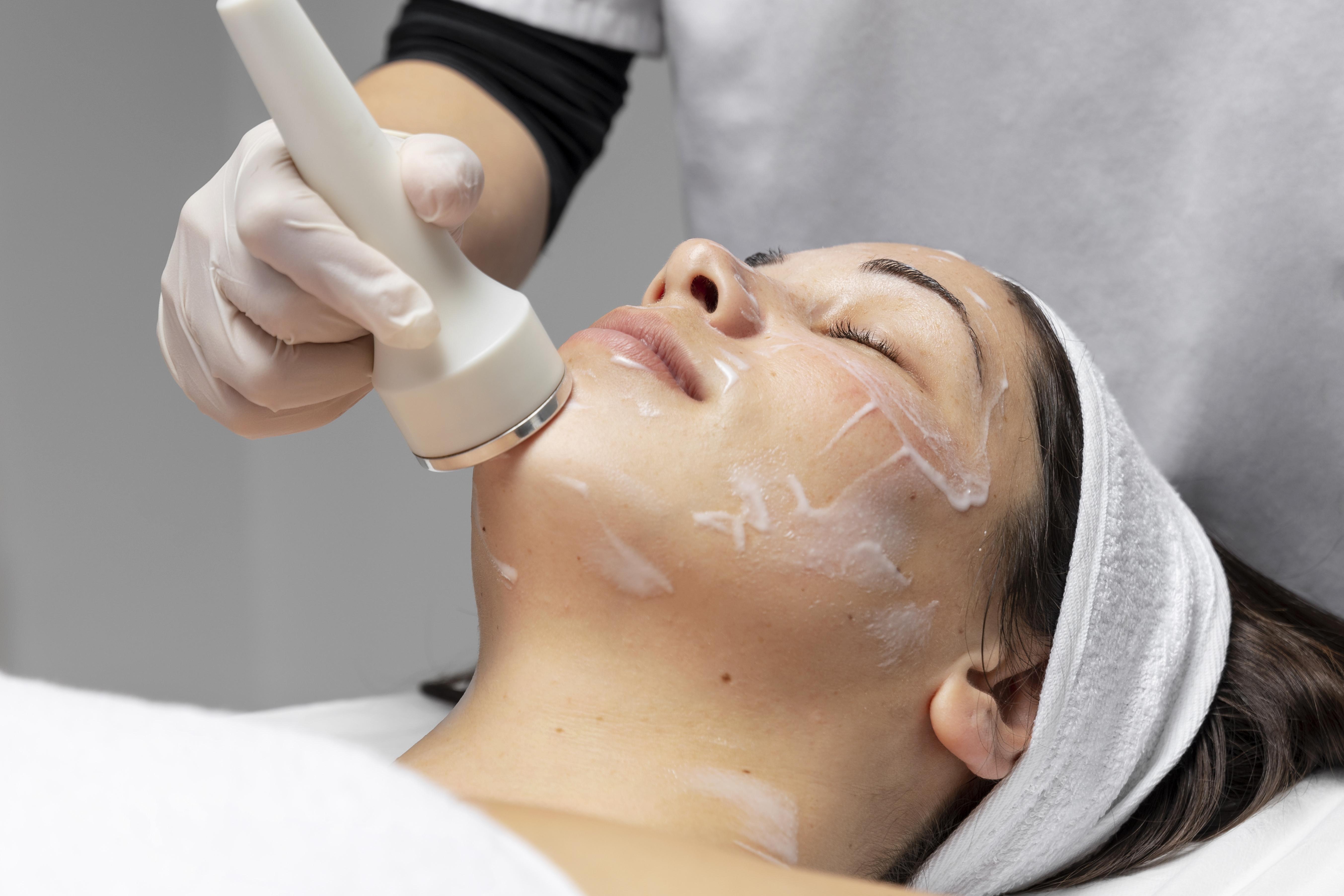 HYDRA FACIAL